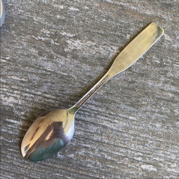 VINTAGE | 1975 Noel Collector Spoon #2 - Picture 3 of 4